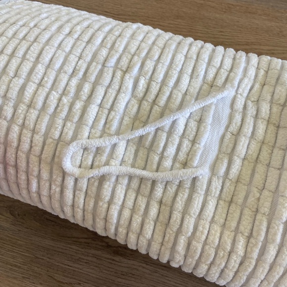 Two Target White Bath Rugs 🛁 🤍 - Picture 7 of 7